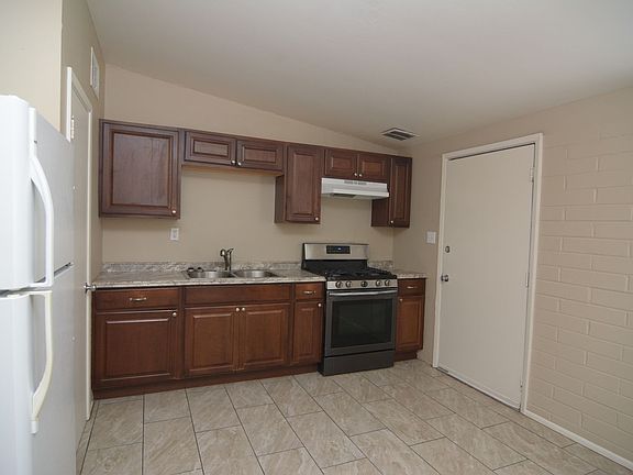 5th image of 1520 S Tucson Blvd