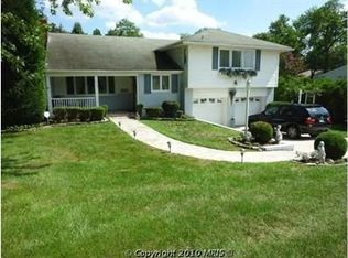 2115 Triandos Dr, Lutherville Timonium, MD 21093