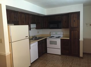 724 Pleasant Dr, South Elgin, IL 60177