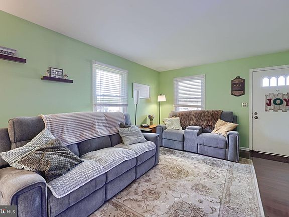 4th image of 263 Colonial Dr