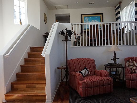 Stairs leading Main Floor