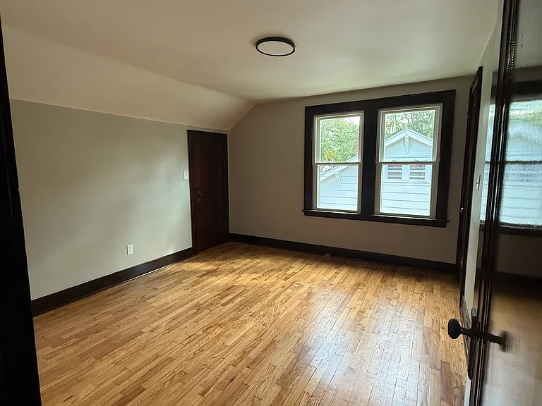 813 Fleming Ave — Photo 9