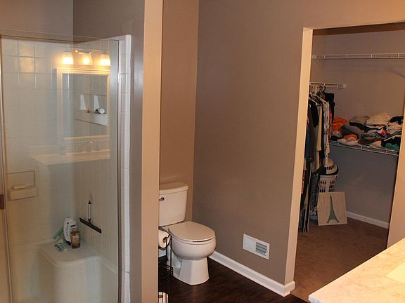 4th image of 1835 Greenview Ct