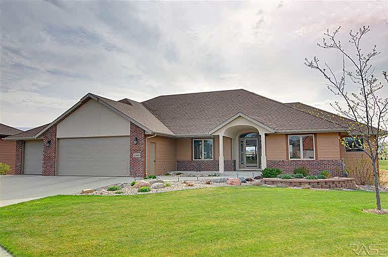1st image of 1409 S Heatherridge Cir