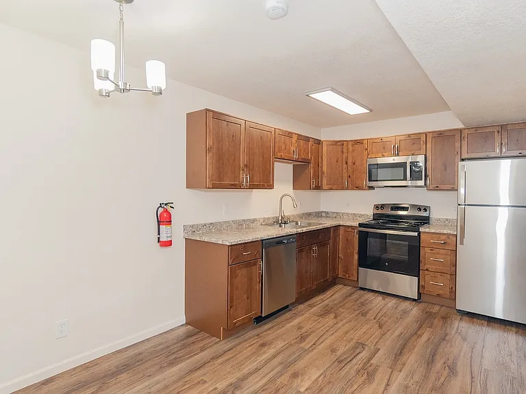 Dining & Kitchen Area