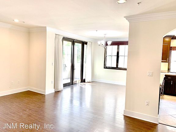 4th image of 1415 Greenfield Ave #201