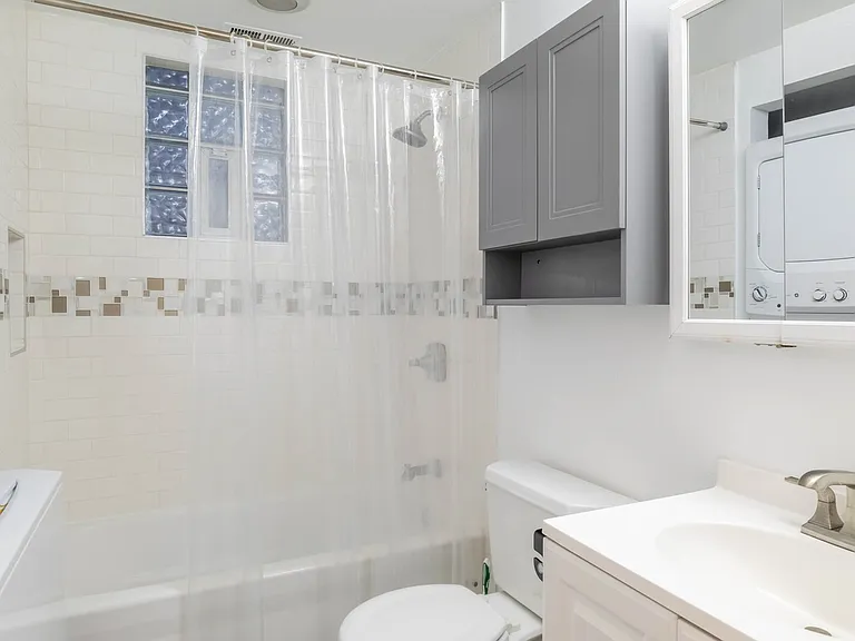 2512 N Marshfield Ave #1 — Photo 4