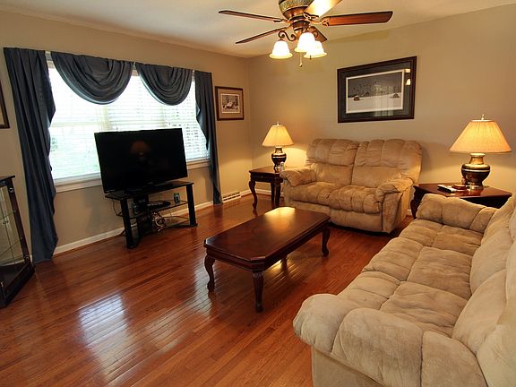 4th image of 2844 Allgood Rd #2
