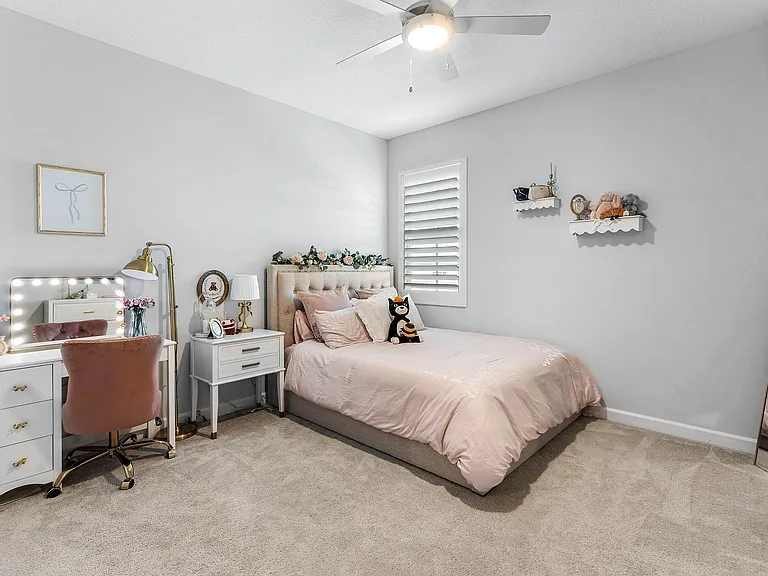 981 Castaway Ct — Photo 23
