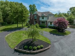 5 Century Rd, Flemington, NJ 08822