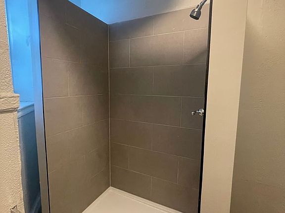 5th image of 287 E Edsel Ford Fwy Unit 2