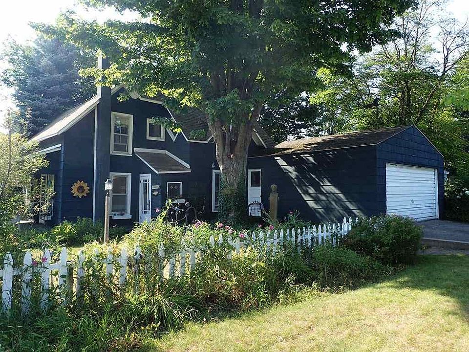 1st image of 301 Antrim St