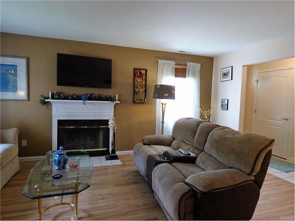 4th image of 405 Chestnut Dr