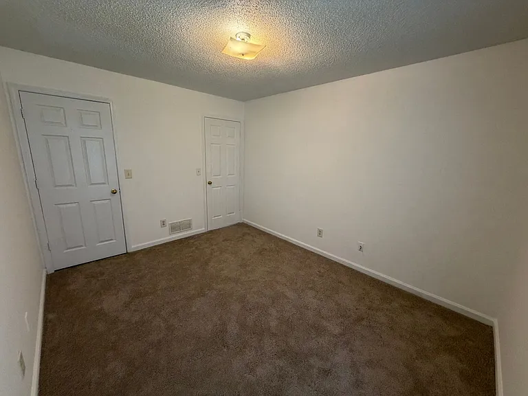 1613 Fort Perry Way — Photo 16