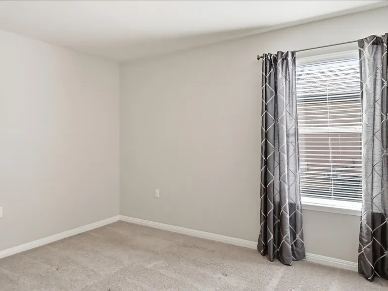 816 Hamilton Ln — Photo 22