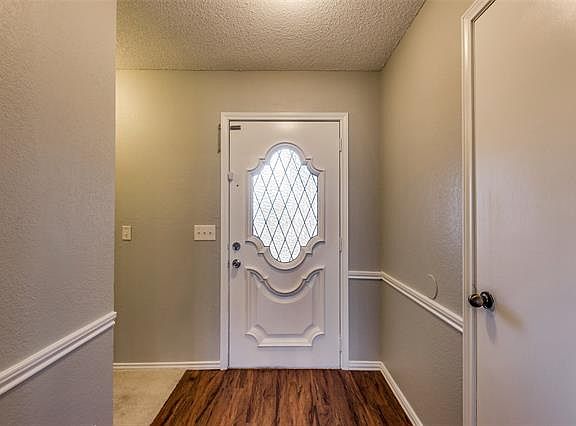 4th image of 8140 Christie Dr