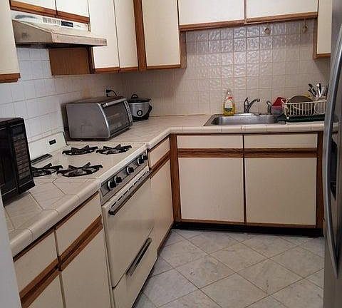 5th image of 12 Coventry Ct