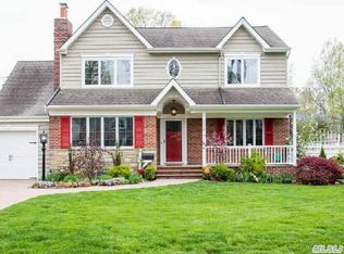 3972 Franklin Ave, Seaford, NY 11783