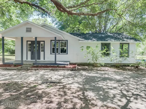 20471 Twin Lakes Dr, Saucier, MS 39574