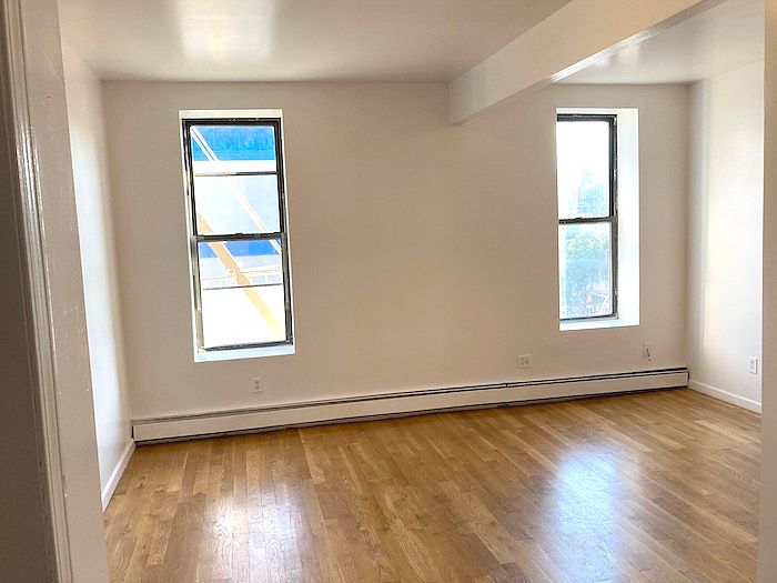 1st image of 2167 3rd Ave #4