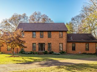 1006 S Browns Ln, Gallatin, TN 37066