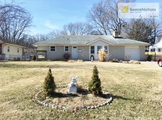 5524 Knox St, Shawnee, KS 66203