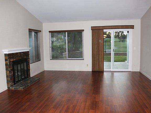 2nd image of 918 Heritage Ln