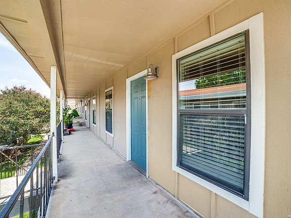 4th image of 255 E Rampart Dr #401