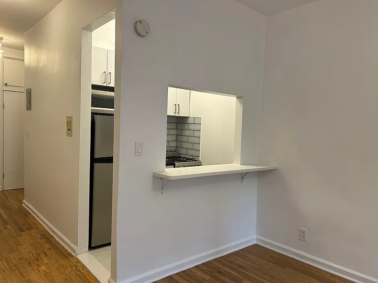 252 E 89th St #4D — Photo 3