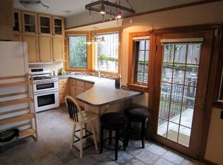 225 SW Whitaker St APT C, Portland, OR 97239