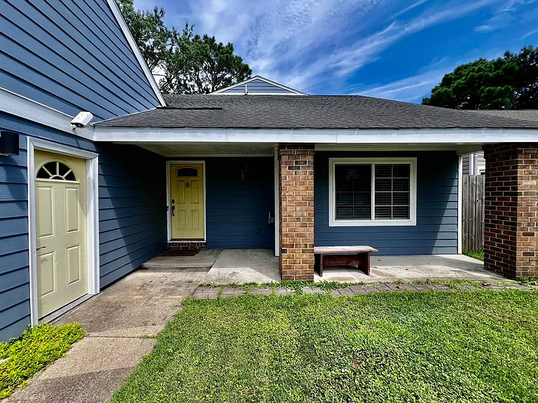 684 Orangewood Dr — Photo 3