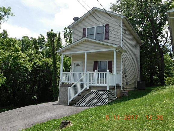 2nd image of 1626 17th St NE