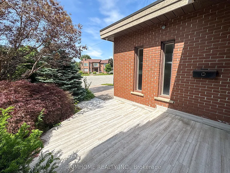 103 Clarinda Dr — Photo 3