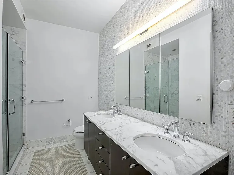 4630 Center Blvd #1005 — Photo 11