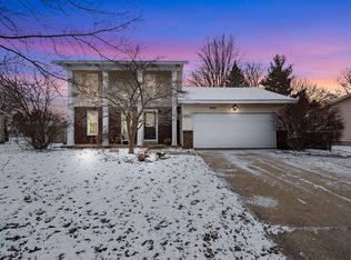2321 Olde Farm Dr, Jenison, MI 49428