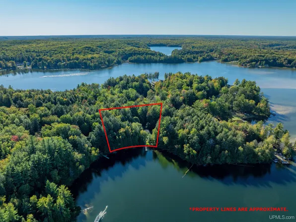 16874 E Pointe Rd, Wetmore, MI 49895