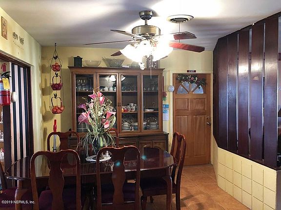 4th image of 17 Knollwood Dr