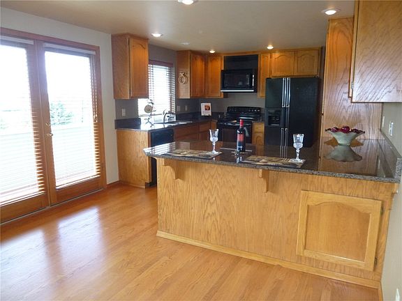 4th image of 27923 Pioneer Hwy