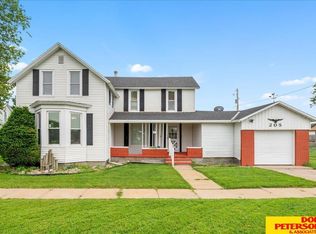 205 E Maple St, Hooper, NE 68031