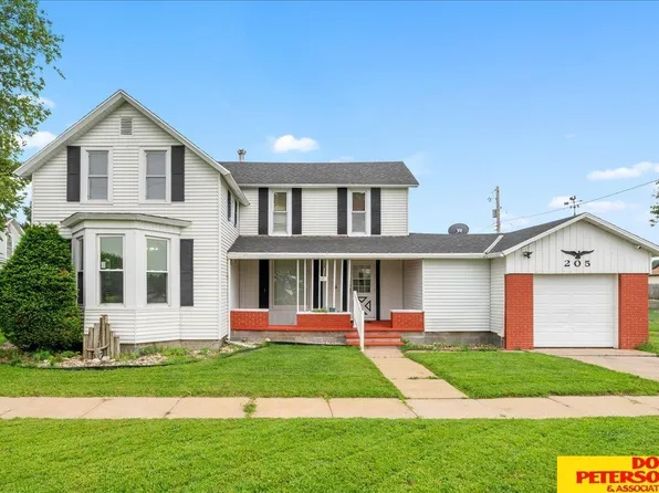 205 E Maple St, Hooper, NE 68031