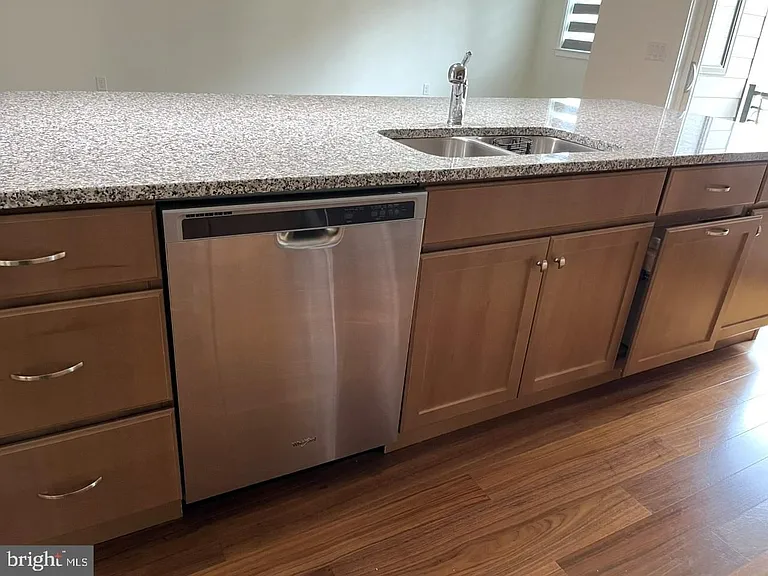 916 Lakeview Ct #36 — Photo 7
