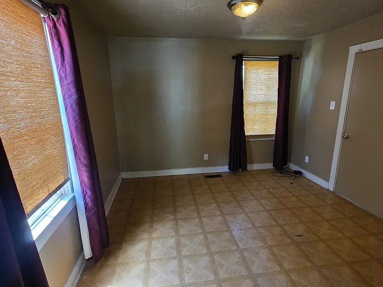 1712 Pinewood Dr — Photo 8