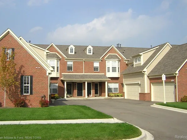 43450 Pendleton Cir, Sterling Heights, MI 48313