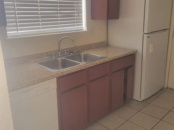 5th image of 10612 Springwood Dr APT A