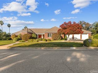 1911 Country Club Dr, Redlands, CA 92373