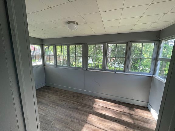 5th image of 606 W Hill St