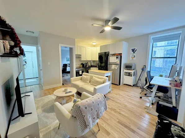 369 7th Avenue image 1 of 9