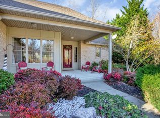 220 Sandhill Ct, Saint Leonard, MD 20685