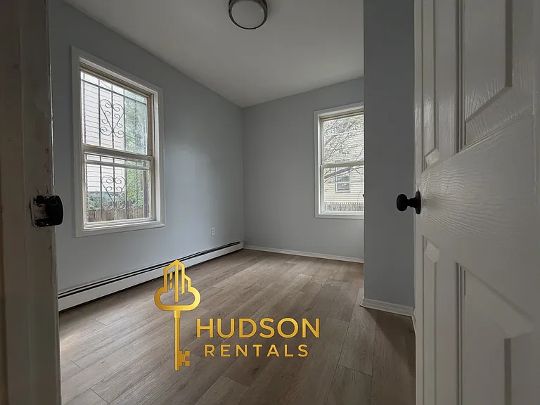 200 Bergen Ave #1 — Photo 2