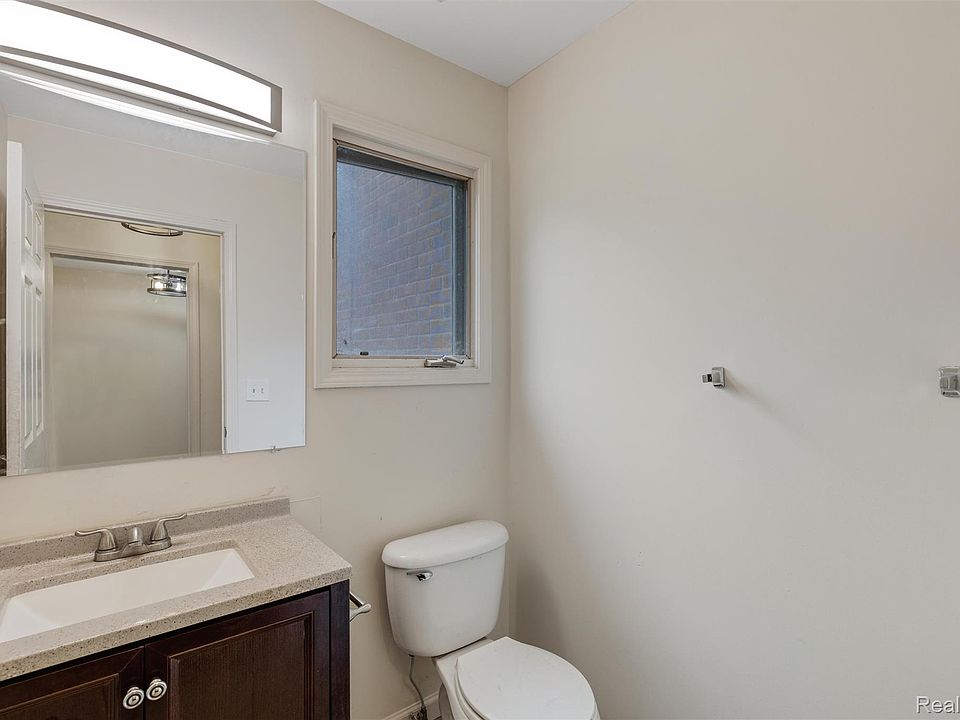 750 Clairpointe Woods Dr, photo 18